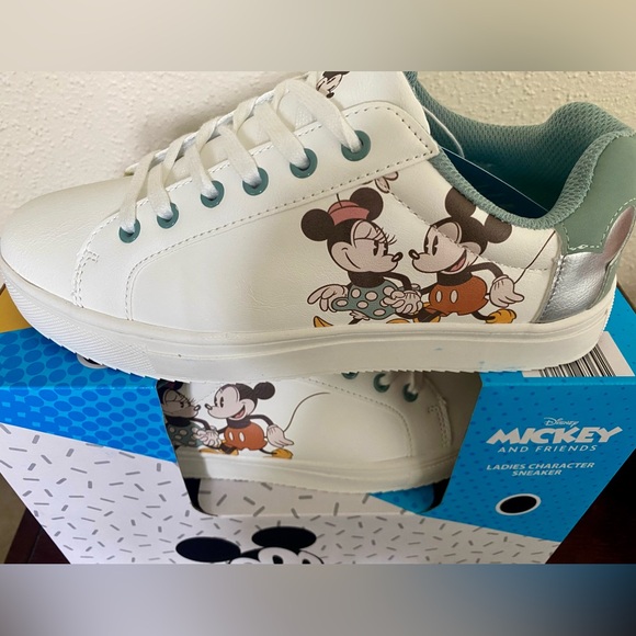 Disney Ladies Mickey and Minnie Court Sneaker NIB size 8 - Picture 5 of 7